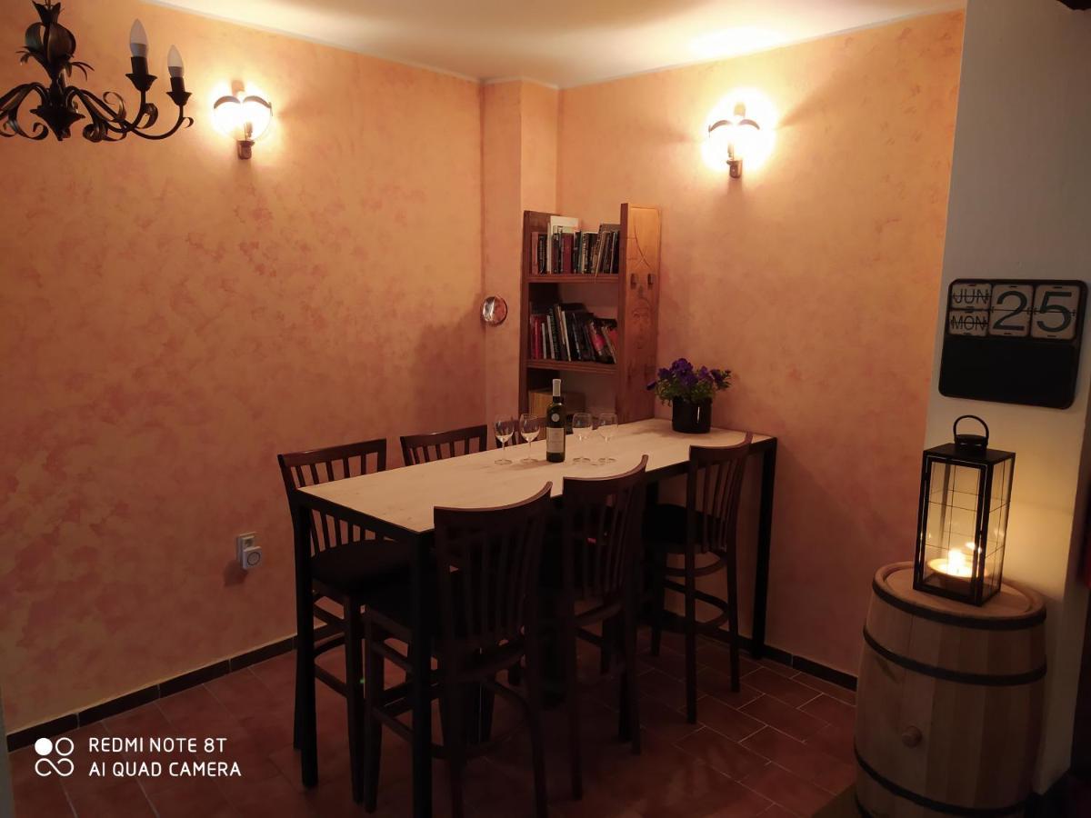 Castle-Wall-Inn Mikulov Ngoại thất bức ảnh